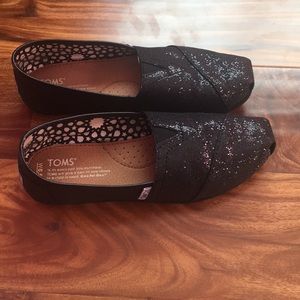 Black sparkle Toms
